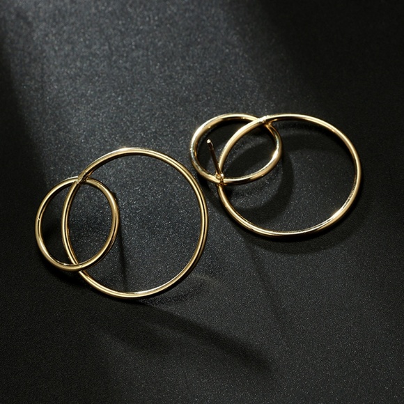 Unique Design//Minimalist Circles Double Earrings - Picture 4 of 6